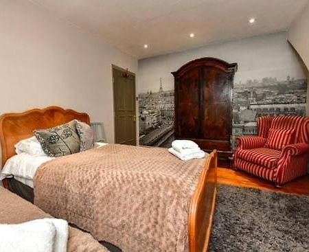 Quirky 4 Bedroom Apartment With Terrace Cardiff Exteriör bild