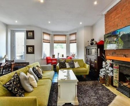 Quirky 4 Bedroom Apartment With Terrace Cardiff Exteriör bild