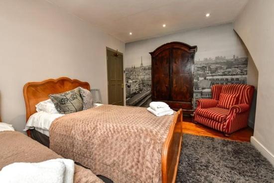 Quirky 4 Bedroom Apartment With Terrace Cardiff Exteriör bild