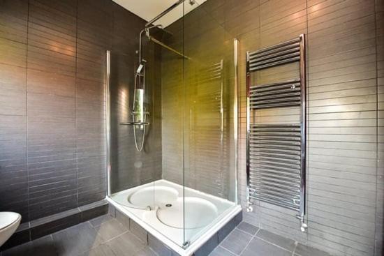 Quirky 4 Bedroom Apartment With Terrace Cardiff Exteriör bild